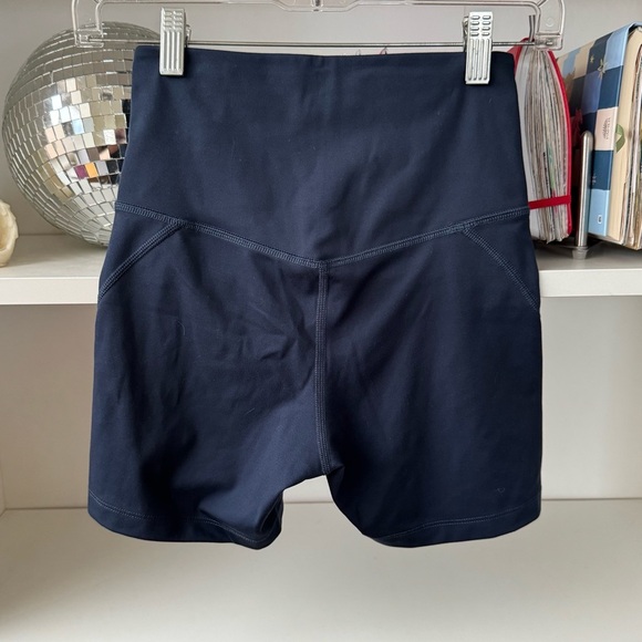 GIRLFRIEND COLLECTIVE Navy Blue High Waisted Run Short - Picture 6 of 8